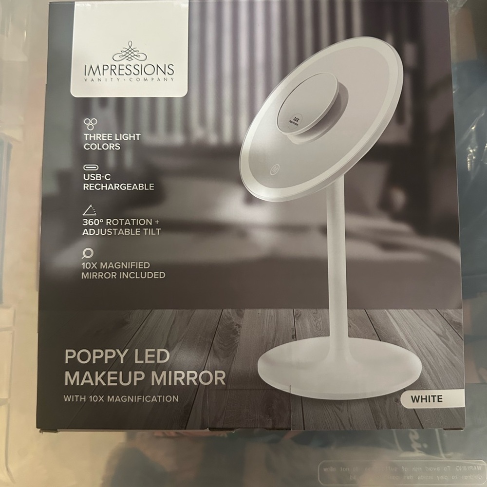 Impressions White Poppy LED Makeup Mirror